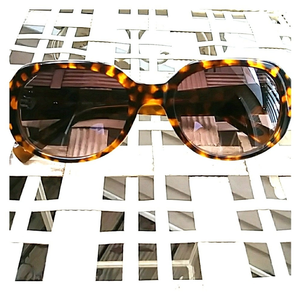 Tortoise shell fossil sunglasses